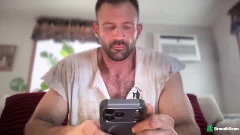 Snapshot of jonariesxxx chatting on May 2026 08:03:01 PM Jon Aries online show from May 2026 08:03:01 PM