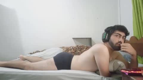 jonasf2525 online show from February 2026 03:59:01 AM