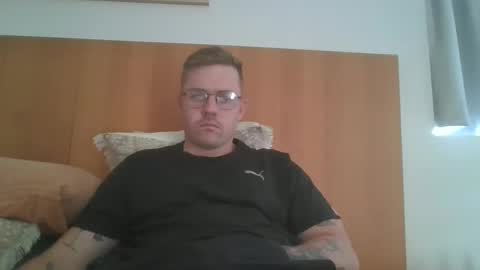 Snapshot of jonoy1995 chatting on February 2025 04:03:02 AM jonoy1995 online show from February 2025 04:03:02 AM