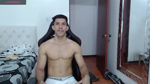 jose_rumbero91 online show from February 2025 11:57:02 AM