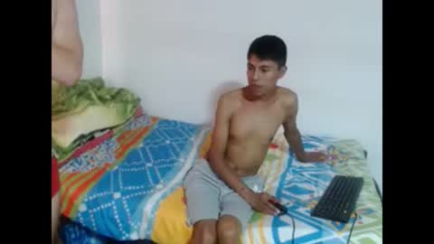 Snapshot of joseph_and_thomas chatting on February 2025 06:04:02 PM thomas y joseph online show from February 2025 06:04:02 PM