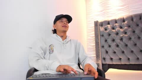 Snapshot of joseph_vans chatting on April 2026 03:31:02 AM joseph_vans online show from April 2026 03:31:02 AM