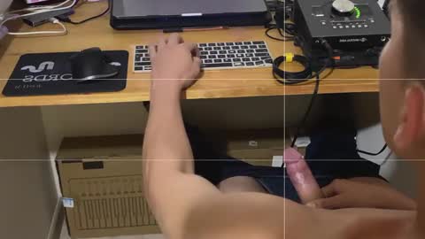 Nicolas online show from April 2026 02:11:02 AM