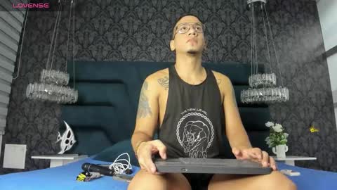 joshmiller___ online show from October 2025 03:37:02 AM