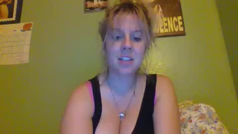 Snapshot of josiecaruso chatting on November 2025 02:54:02 AM Lana Caruso online show from November 2025 02:54:02 AM