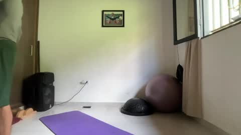 Im Jouliano online show from May 2026 03:20:01 PM
