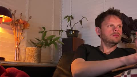 Snapshot of jrnb87 chatting on March 2026 09:43:01 PM JoyBoy online show from March 2026 09:43:01 PM