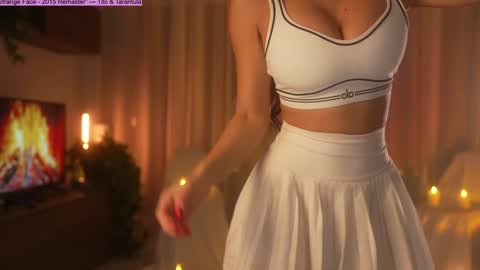 Jennifer Diaz online show from October 2025 09:15:02 PM