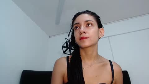 Snapshot of juan_and_luciana chatting on October 2025 12:27:02 PM online show from October 2025 12:27:02 PM