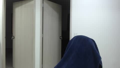 juan_gomez_1 online show from February 2025 11:05:01 PM