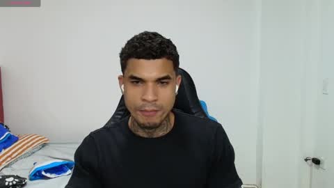 Snapshot of juan_gomez_1 chatting on May 2026 11:35:01 PM juan_gomez_1 online show from May 2026 11:35:01 PM
