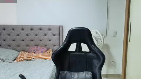 Snapshot of juan_gomez_1 chatting on June 2026 05:04:01 AM juan_gomez_1 online show from June 2026 05:04:01 AM