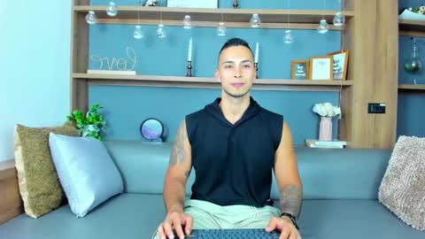 Snapshot of juan_muscle chatting on January 2025 02:15:01 AM juan_muscle online show from January 2025 02:15:01 AM