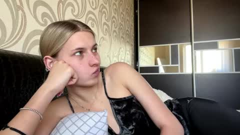 Lola online show from June 2026 06:08:01 AM