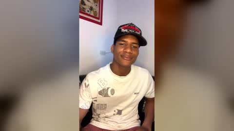 Snapshot of juanbigcock21cm chatting on April 2026 01:03:01 AM juan jose online show from April 2026 01:03:01 AM