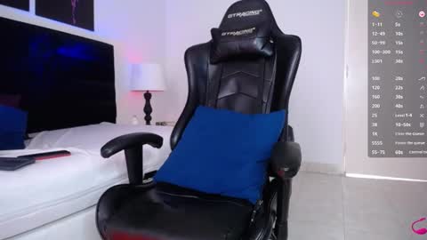 juancamilo66_ online show from January 2025 07:00:01 PM