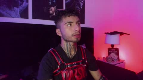 juancamilo66_ online show from October 2025 02:40:02 AM