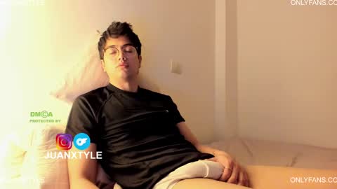 . online show from December 2024 01:05:01 AM