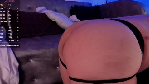 Juan David online show from December 2024 03:43:01 PM