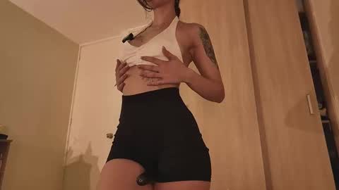 juanilla99 online show from October 2025 04:40:01 AM