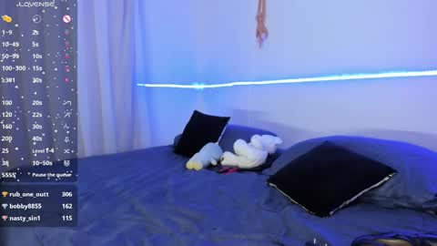 Blue online show from February 2025 10:28:02 PM