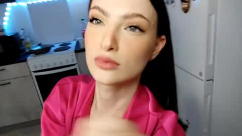 Snapshot of juanitacalcano chatting on May 2026 07:27:02 AM Veronika online show from May 2026 07:27:02 AM