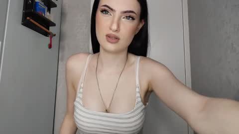 Snapshot of juanitacalcano chatting on May 2026 06:18:01 AM Veronika online show from May 2026 06:18:01 AM