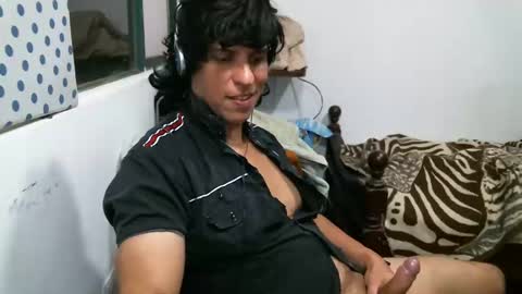 Snapshot of juanito2727 chatting on December 2024 04:06:02 AM amor online show from December 2024 04:06:02 AM