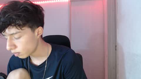 Snapshot of juanmres chatting on December 2025 03:12:01 AM juanmres online show from December 2025 03:12:01 AM