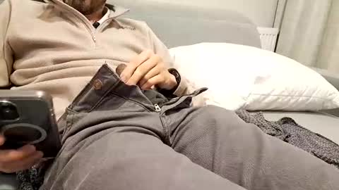 juanxxxo_ online show from November 2025 05:12:02 PM