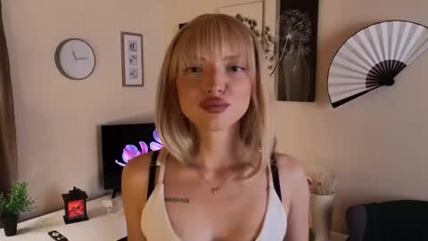 Snapshot of judith_belly chatting on November 2025 11:21:01 AM Eva online show from November 2025 11:21:01 AM