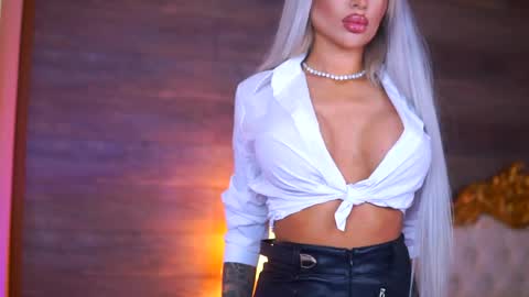 Jessye online show from April 2026 07:58:01 PM