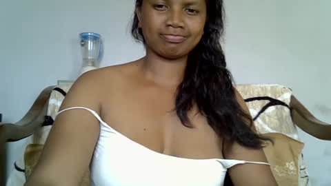 Snapshot of juicy_pretty chatting on August 2026 11:48:02 AM stellah online show from August 2026 11:48:02 AM