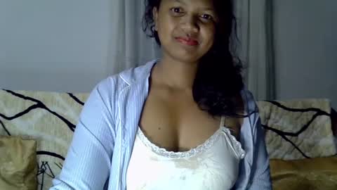Snapshot of juicy_pretty chatting on August 2026 01:51:01 AM stellah online show from August 2026 01:51:01 AM