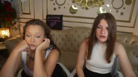 Snapshot of juicy_secrets_054 chatting on June 2026 10:35:02 AM Elza online show from June 2026 10:35:02 AM