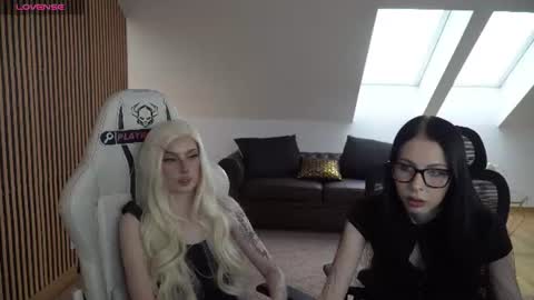 Snapshot of juicy_secrets_054 chatting on July 2026 10:54:02 AM Elza online show from July 2026 10:54:02 AM