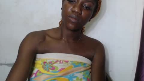Snapshot of juicyberryx chatting on June 2026 11:24:02 PM queen online show from June 2026 11:24:02 PM