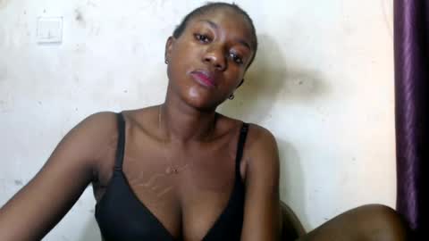 Snapshot of juicyberryx chatting on July 2026 12:32:02 PM queen online show from July 2026 12:32:02 PM