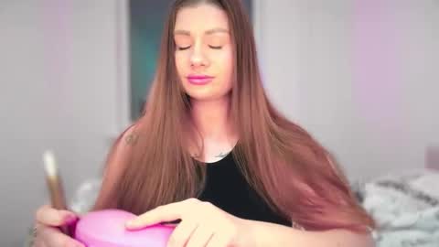 Snapshot of juicyhelenx chatting on November 2025 03:45:02 PM Elena online show from November 2025 03:45:02 PM