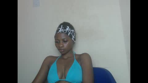 juicypiexx online show from February 2025 03:33:01 AM