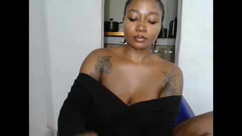 juicyxpink online show from November 2025 12:57:02 AM