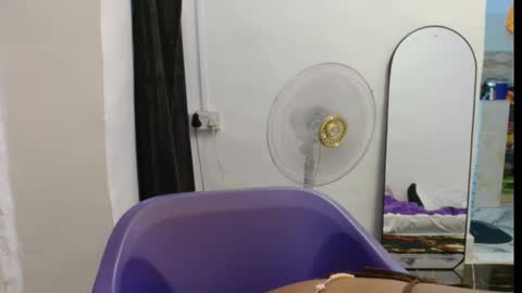 juicyxpink online show from March 2026 06:47:01 AM