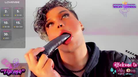 Jujubee online show from December 2024 04:20:02 PM