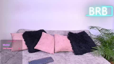 Jules and Gia online show from April 2026 03:28:01 PM