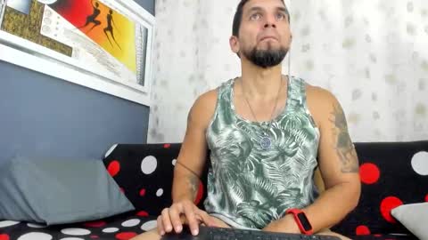 juleslake2 online show from November 2025 01:00:02 PM