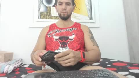 Snapshot of juleslatin122 chatting on January 2025 12:09:01 PM Jules online show from January 2025 12:09:01 PM