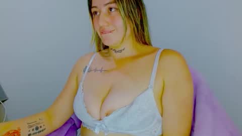 Snapshot of juli_69 chatting on December 2025 09:31:02 PM Juliana Torres online show from December 2025 09:31:02 PM