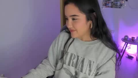 juli_santos_22 online show from November 2025 02:25:01 AM