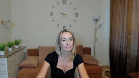 julia__cherry_ online show from January 2025 12:10:01 PM