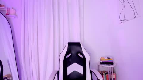 Snapshot of julia_joness chatting on December 2024 11:45:01 PM Julia online show from December 2024 11:45:01 PM